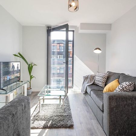 New Build - 2 Bed Snug Modern Apartment - Juliet Balcony - Roof Top Terrace - Digbeth, Birmingham City Centre - Free Netflix & Smart Tv Buitenkant foto