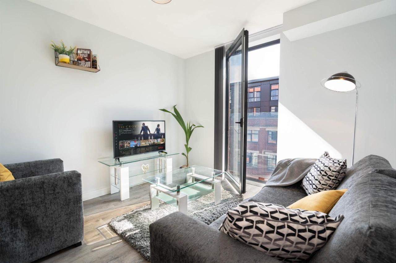 New Build - 2 Bed Snug Modern Apartment - Juliet Balcony - Roof Top Terrace - Digbeth, Birmingham City Centre - Free Netflix & Smart Tv Buitenkant foto