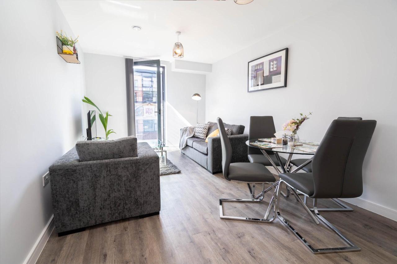 New Build - 2 Bed Snug Modern Apartment - Juliet Balcony - Roof Top Terrace - Digbeth, Birmingham City Centre - Free Netflix & Smart Tv Buitenkant foto
