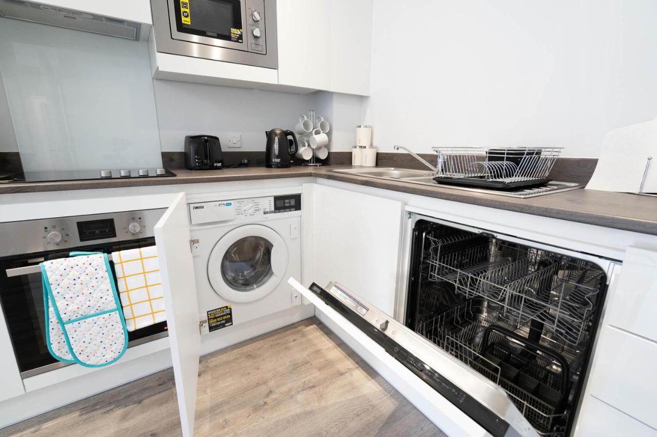 New Build - 2 Bed Snug Modern Apartment - Juliet Balcony - Roof Top Terrace - Digbeth, Birmingham City Centre - Free Netflix & Smart Tv Buitenkant foto