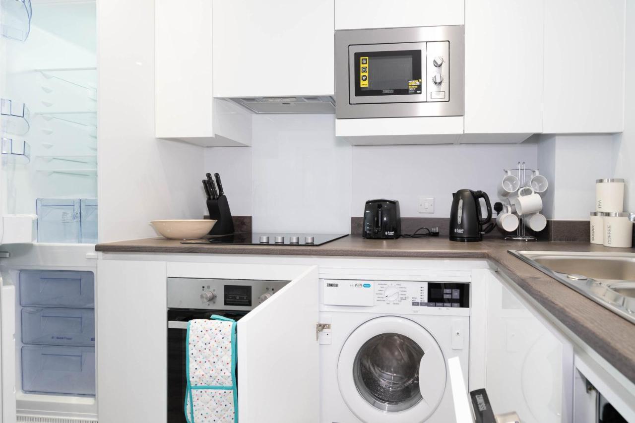 New Build - 2 Bed Snug Modern Apartment - Juliet Balcony - Roof Top Terrace - Digbeth, Birmingham City Centre - Free Netflix & Smart Tv Buitenkant foto