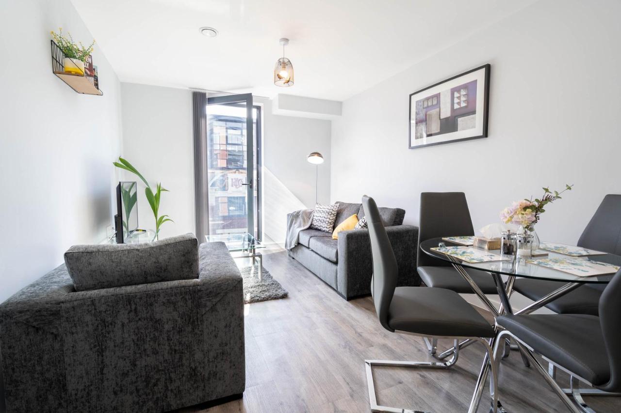 New Build - 2 Bed Snug Modern Apartment - Juliet Balcony - Roof Top Terrace - Digbeth, Birmingham City Centre - Free Netflix & Smart Tv Buitenkant foto