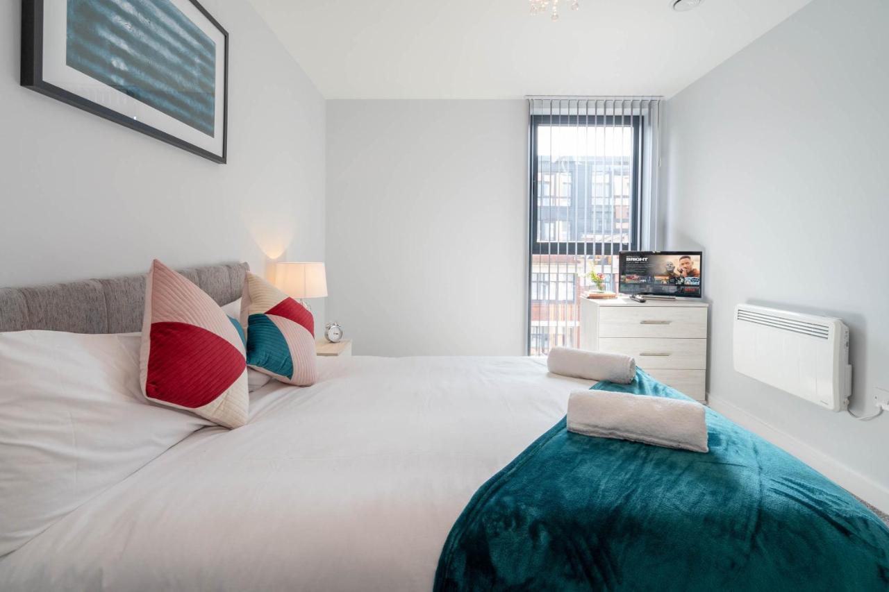 New Build - 2 Bed Snug Modern Apartment - Juliet Balcony - Roof Top Terrace - Digbeth, Birmingham City Centre - Free Netflix & Smart Tv Buitenkant foto