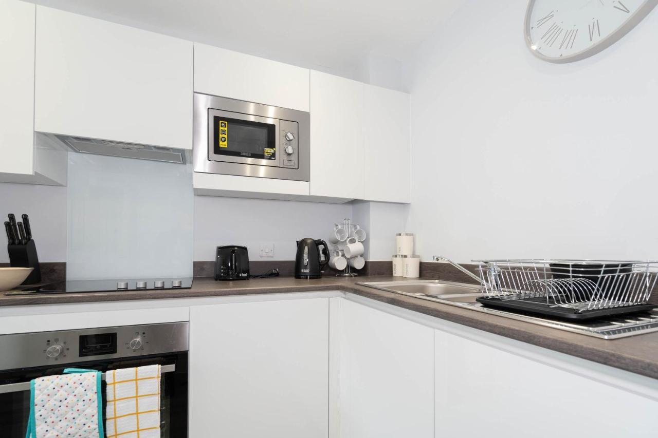 New Build - 2 Bed Snug Modern Apartment - Juliet Balcony - Roof Top Terrace - Digbeth, Birmingham City Centre - Free Netflix & Smart Tv Buitenkant foto